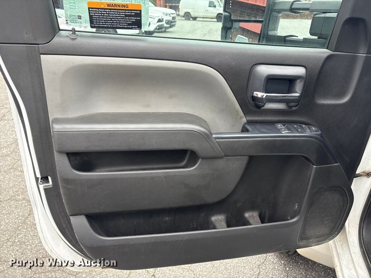 image for item DT2780 2019 Chevrolet Silverado 6500HD flatbed truck