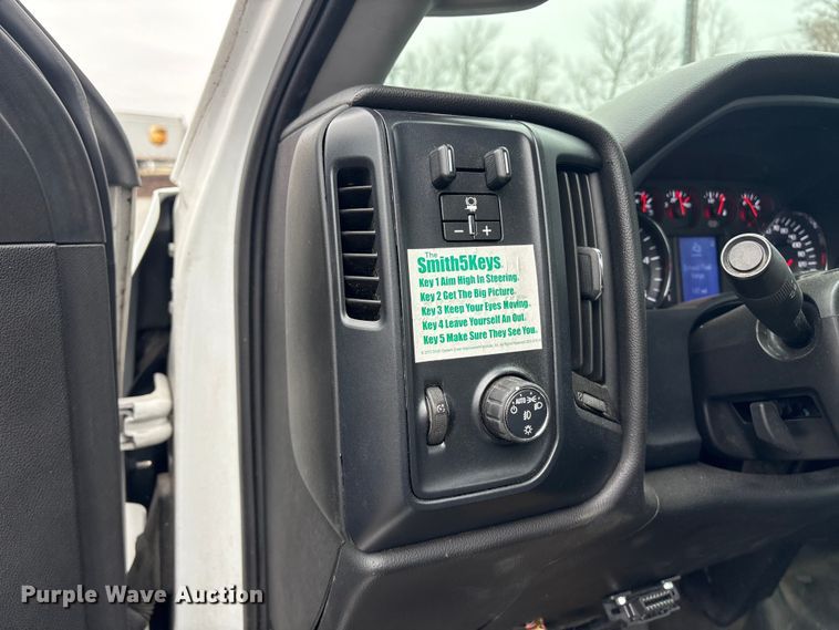 image for item DT2780 2019 Chevrolet Silverado 6500HD flatbed truck