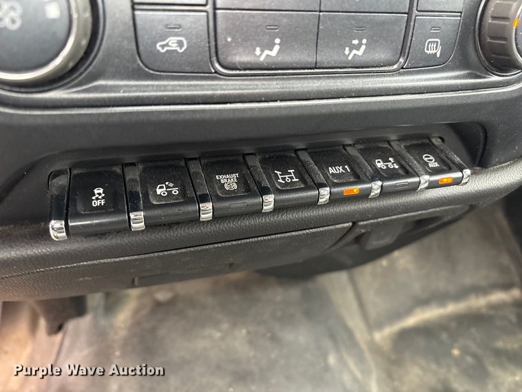 image for item DT2780 2019 Chevrolet Silverado 6500HD flatbed truck