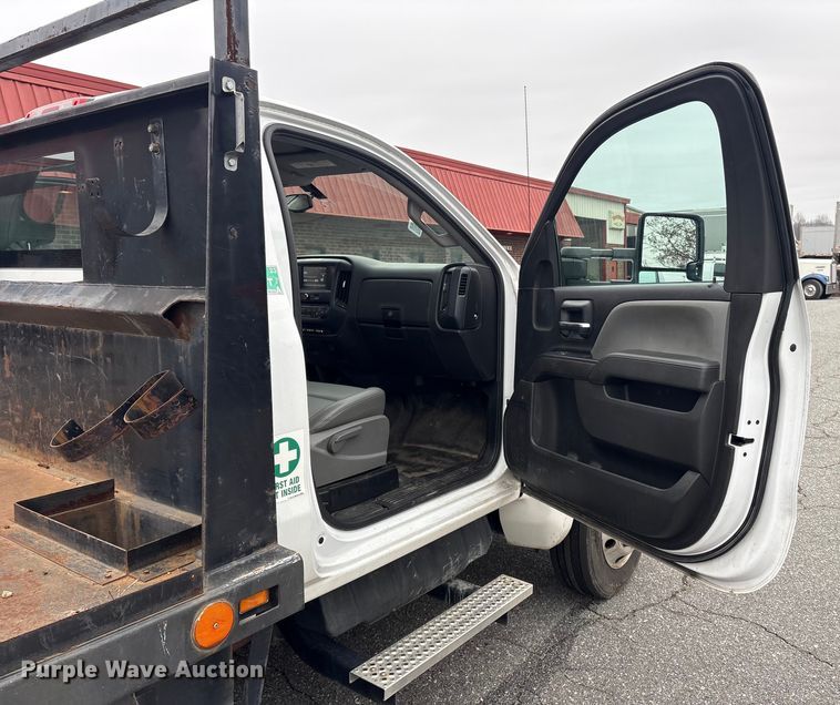 image for item DT2780 2019 Chevrolet Silverado 6500HD flatbed truck