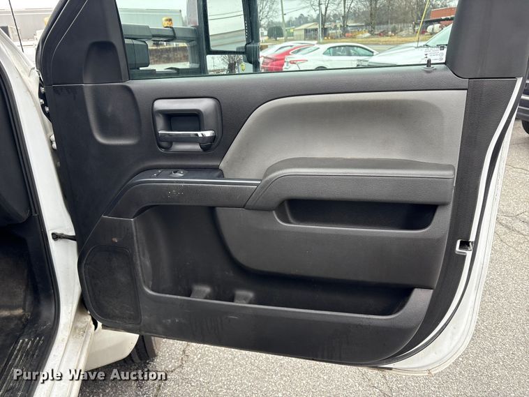 image for item DT2780 2019 Chevrolet Silverado 6500HD flatbed truck