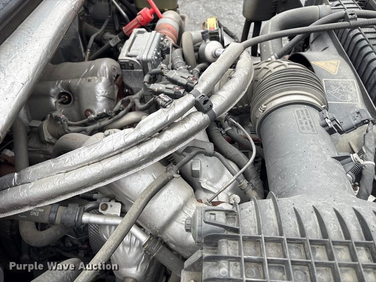 image for item DT2780 2019 Chevrolet Silverado 6500HD flatbed truck