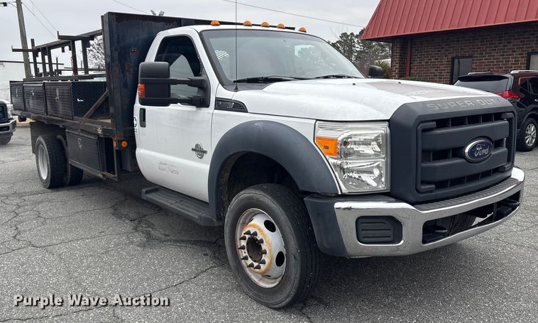 image for item DT2781 2013 Ford F550 flatbed truck