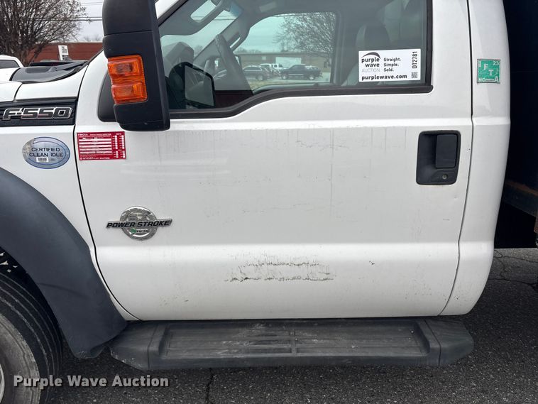 image for item DT2781 2013 Ford F550 flatbed truck