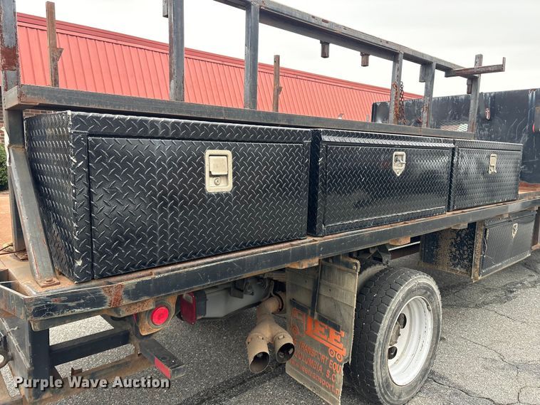 image for item DT2781 2013 Ford F550 flatbed truck