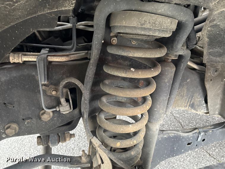 image for item DT2781 2013 Ford F550 flatbed truck