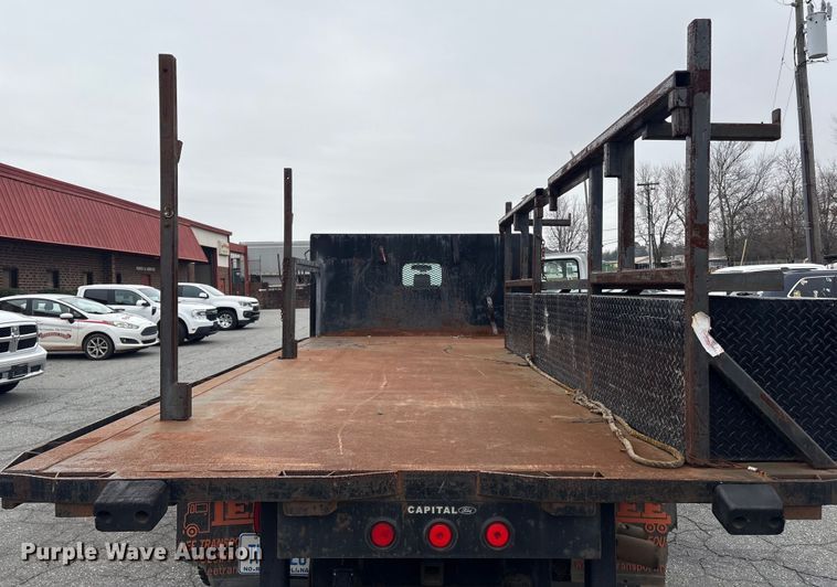 image for item DT2781 2013 Ford F550 flatbed truck