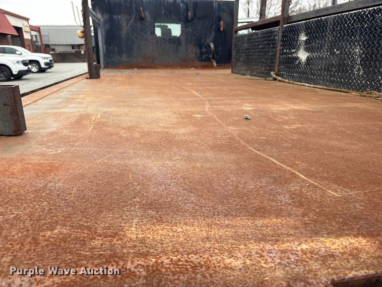 image for item DT2781 2013 Ford F550 flatbed truck