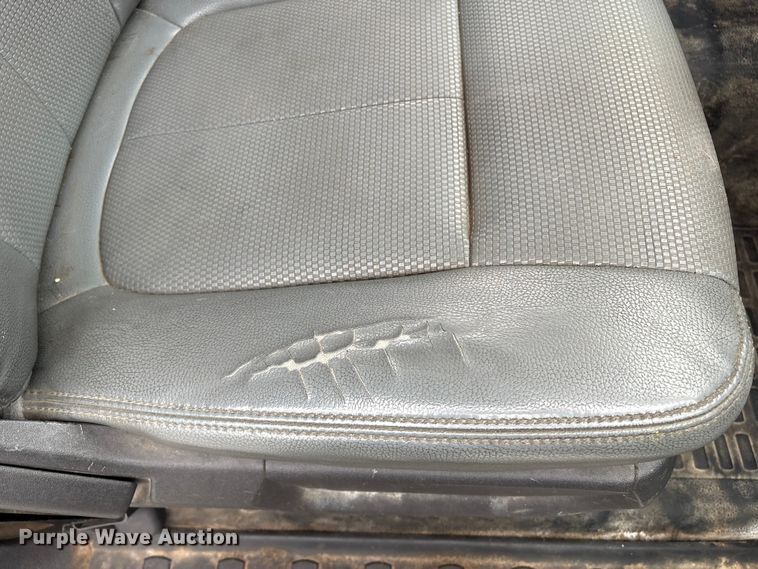 image for item DT2781 2013 Ford F550 flatbed truck