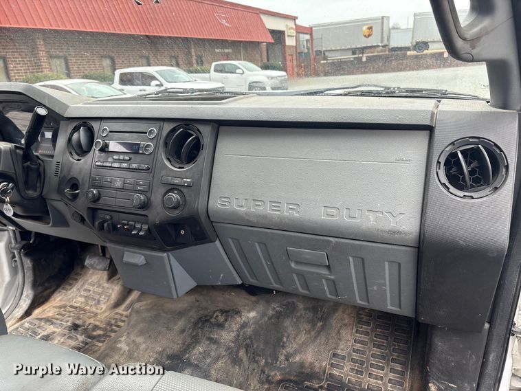 image for item DT2781 2013 Ford F550 flatbed truck