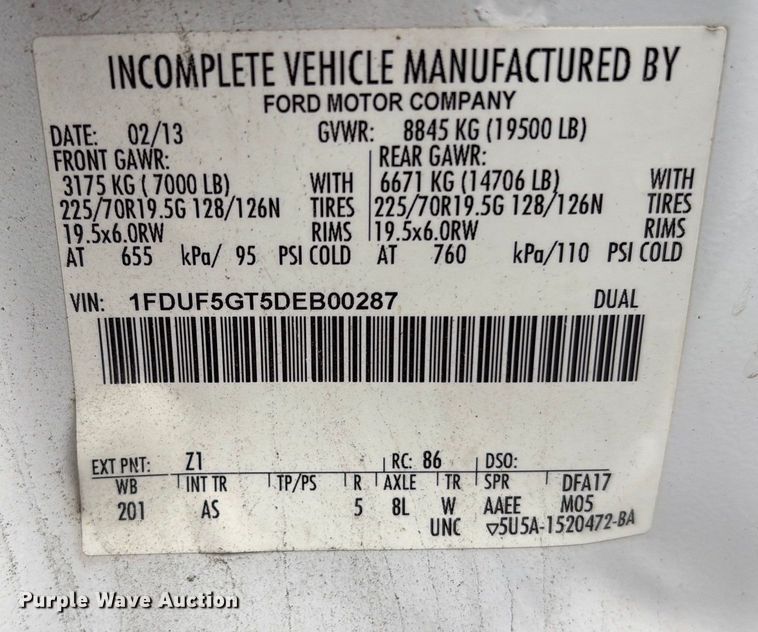 image for item DT2781 2013 Ford F550 flatbed truck