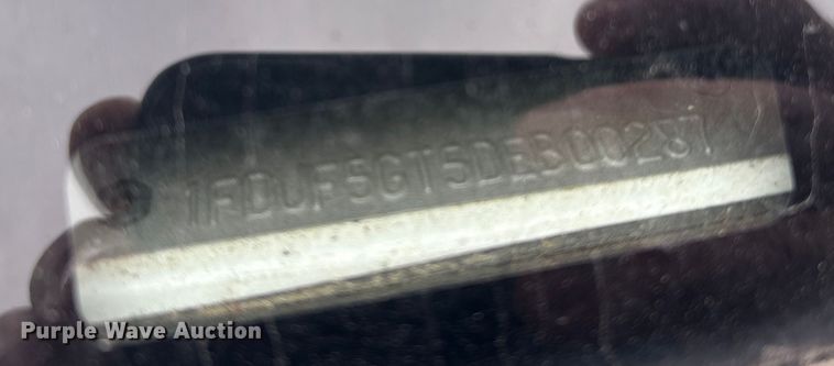 image for item DT2781 2013 Ford F550 flatbed truck