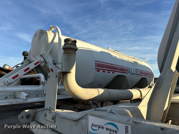 image for item DT6518 1991 Fruehauf HAB-F2-J pneumatic dry bulk trailer