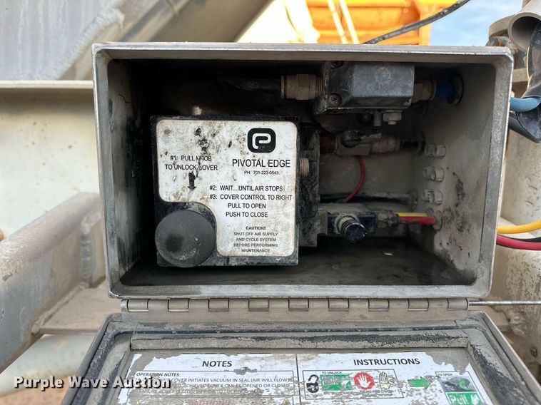 image for item DT6518 1991 Fruehauf HAB-F2-J pneumatic dry bulk trailer