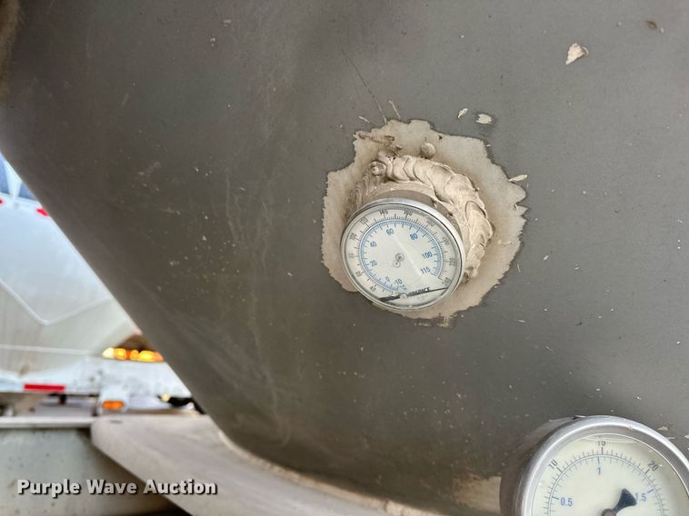 image for item DT6518 1991 Fruehauf HAB-F2-J pneumatic dry bulk trailer