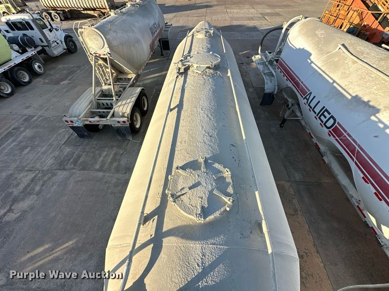 image for item DT6518 1991 Fruehauf HAB-F2-J pneumatic dry bulk trailer