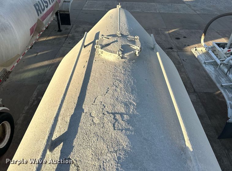 image for item DT6518 1991 Fruehauf HAB-F2-J pneumatic dry bulk trailer