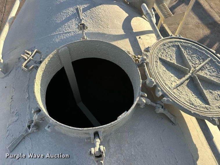 image for item DT6518 1991 Fruehauf HAB-F2-J pneumatic dry bulk trailer