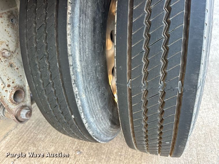 image for item DT6518 1991 Fruehauf HAB-F2-J pneumatic dry bulk trailer