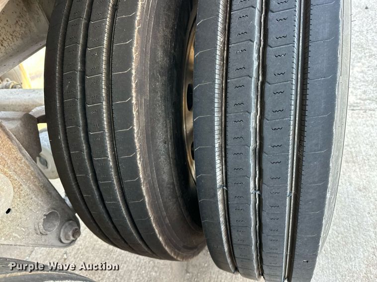 image for item DT6518 1991 Fruehauf HAB-F2-J pneumatic dry bulk trailer