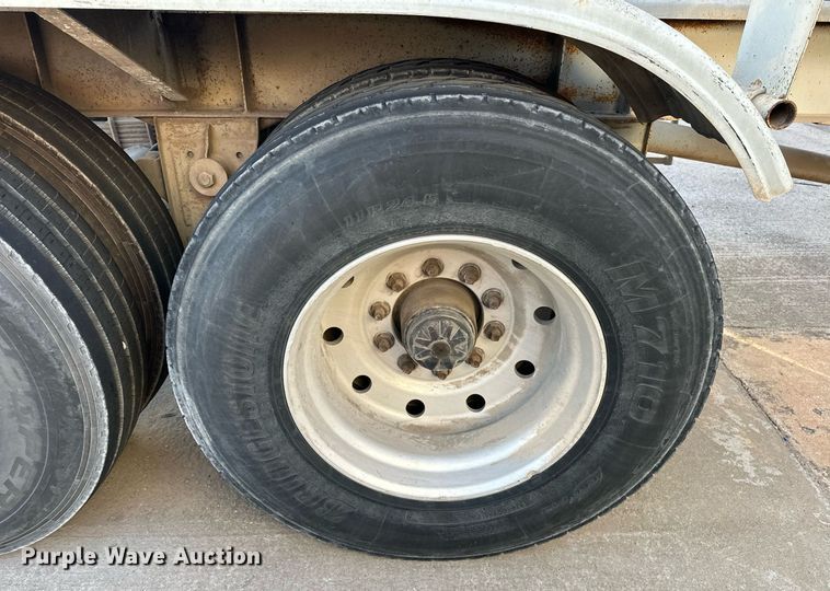 image for item DT6518 1991 Fruehauf HAB-F2-J pneumatic dry bulk trailer