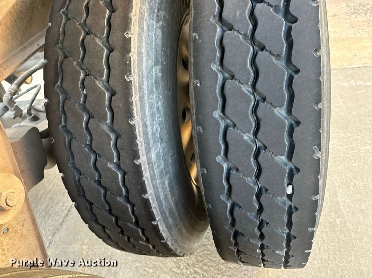 image for item DT6518 1991 Fruehauf HAB-F2-J pneumatic dry bulk trailer