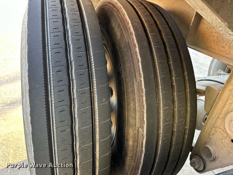 image for item DT6518 1991 Fruehauf HAB-F2-J pneumatic dry bulk trailer