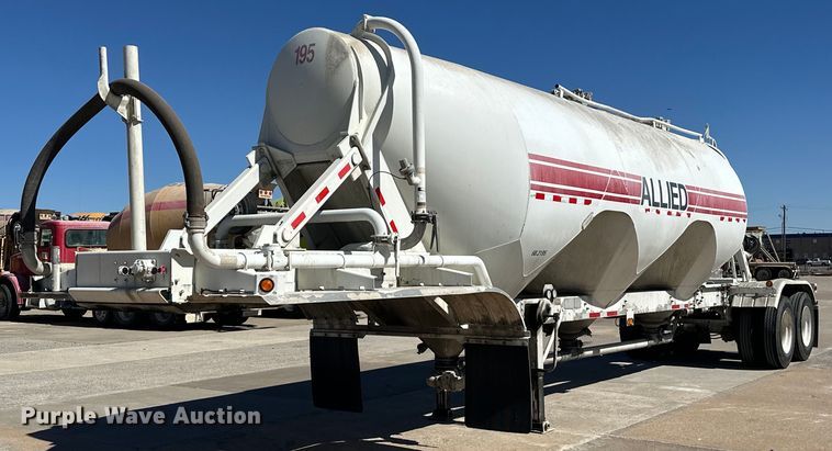 image for item DT6519 2006 Heil pneumatic dry bulk trailer