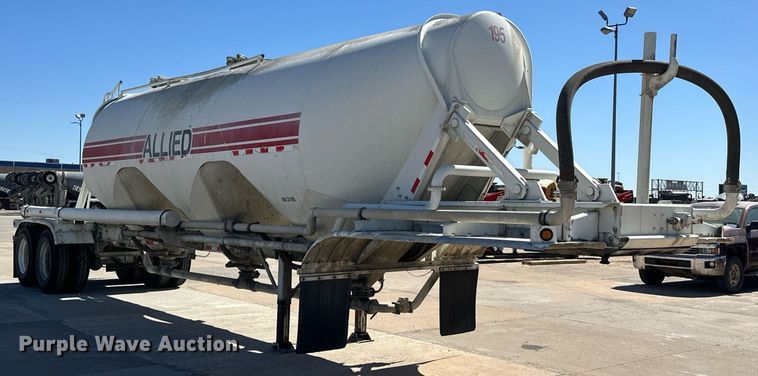image for item DT6519 2006 Heil pneumatic dry bulk trailer