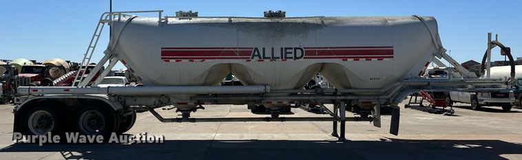 image for item DT6519 2006 Heil pneumatic dry bulk trailer