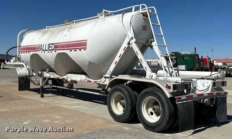 image for item DT6519 2006 Heil pneumatic dry bulk trailer