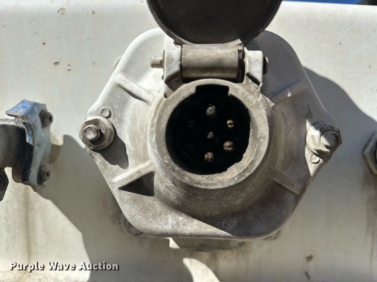 image for item DT6519 2006 Heil pneumatic dry bulk trailer