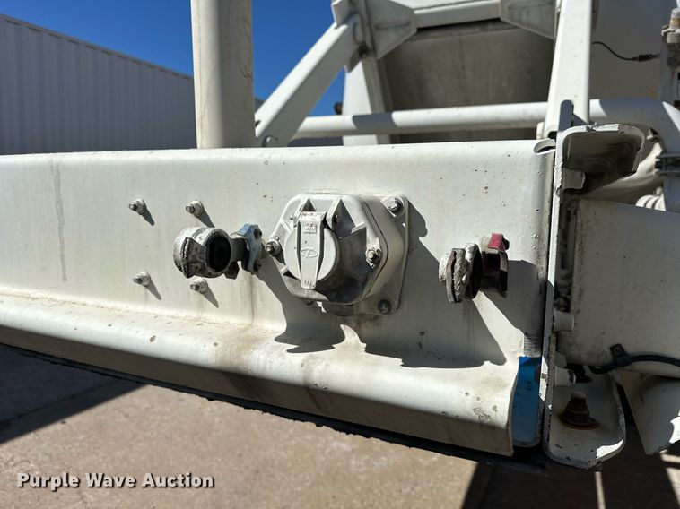 image for item DT6519 2006 Heil pneumatic dry bulk trailer