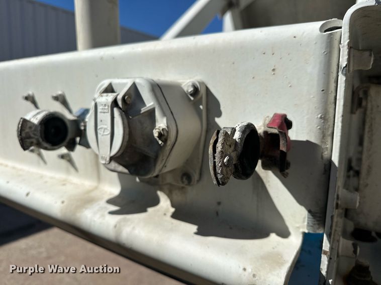 image for item DT6519 2006 Heil pneumatic dry bulk trailer