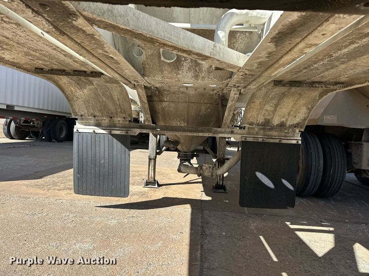 image for item DT6519 2006 Heil pneumatic dry bulk trailer