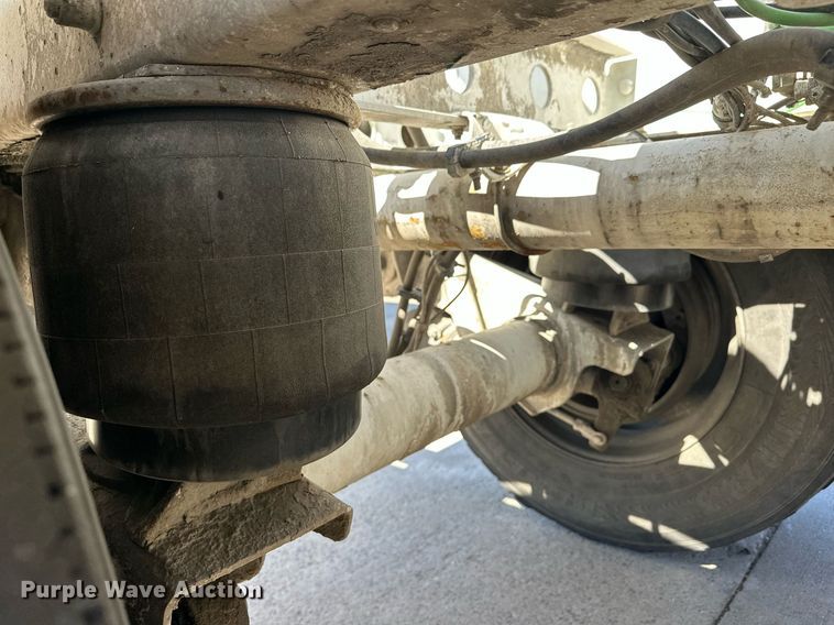 image for item DT6519 2006 Heil pneumatic dry bulk trailer