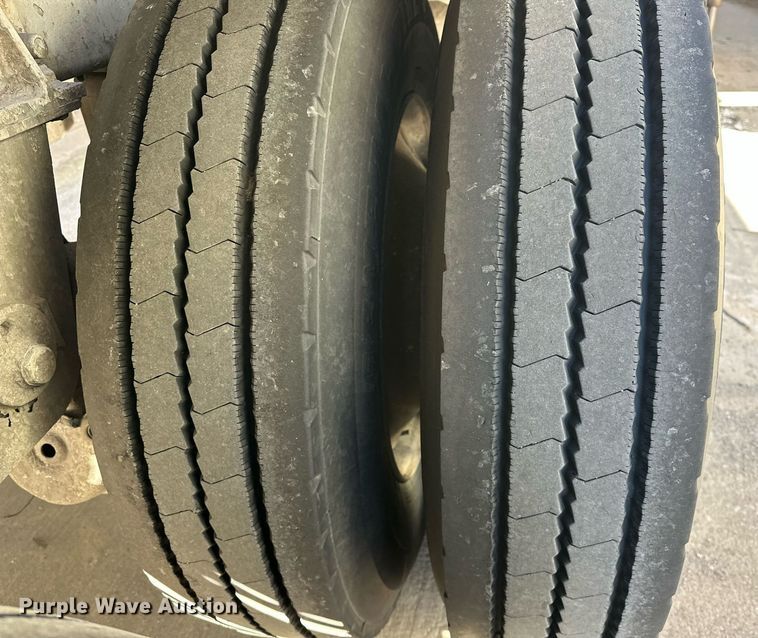 image for item DT6519 2006 Heil pneumatic dry bulk trailer