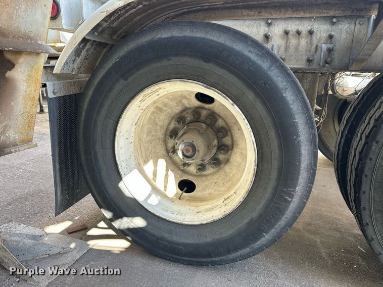 image for item DT6519 2006 Heil pneumatic dry bulk trailer