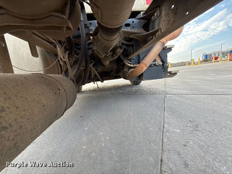 image for item DW5071 2017 Freightliner Cascadia semi truck