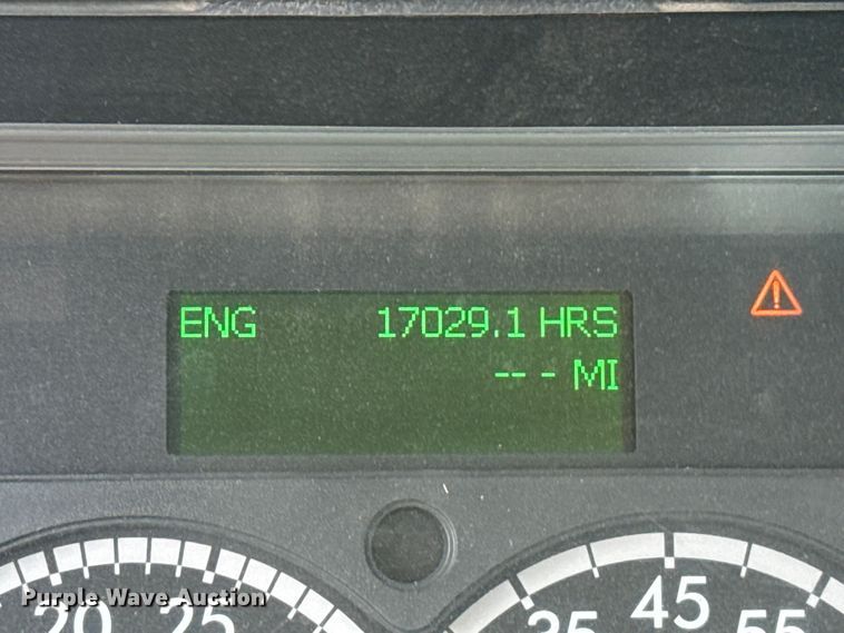 image for item DW5071 2017 Freightliner Cascadia semi truck