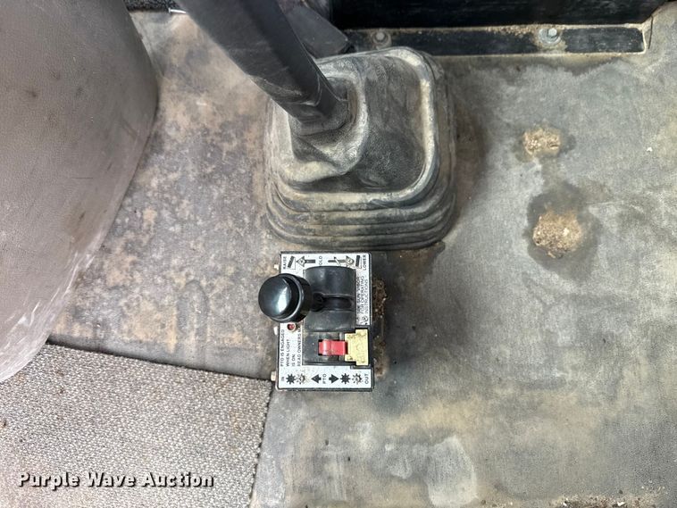 image for item DW5071 2017 Freightliner Cascadia semi truck