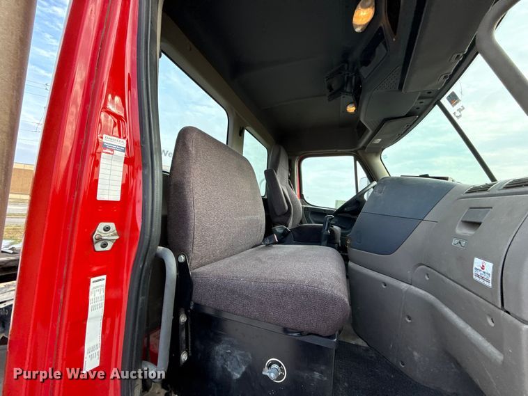 image for item DW5071 2017 Freightliner Cascadia semi truck