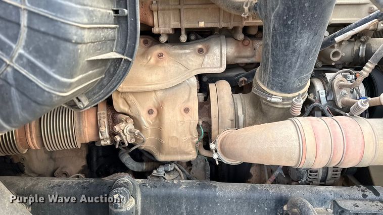 image for item DW5071 2017 Freightliner Cascadia semi truck