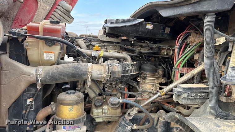 image for item DW5071 2017 Freightliner Cascadia semi truck