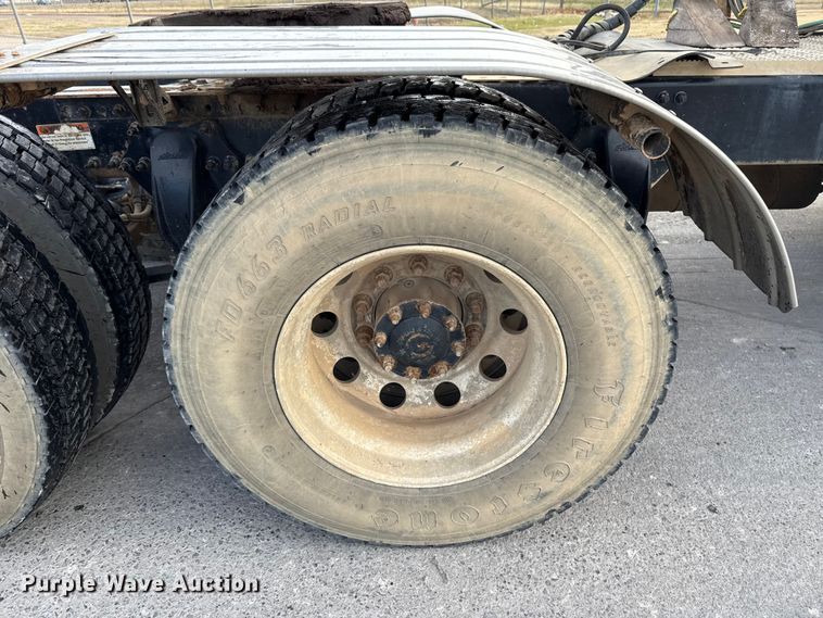 image for item DW5071 2017 Freightliner Cascadia semi truck