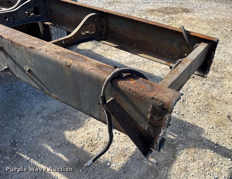 image for item DW6676 2010 International 4300 truck cab and chassis