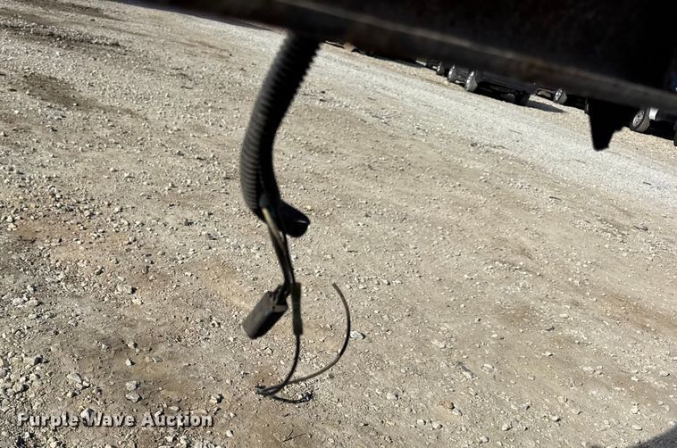 image for item DW6676 2010 International 4300 truck cab and chassis