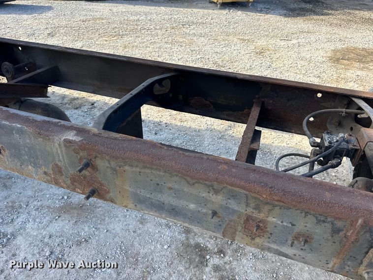 image for item DW6676 2010 International 4300 truck cab and chassis