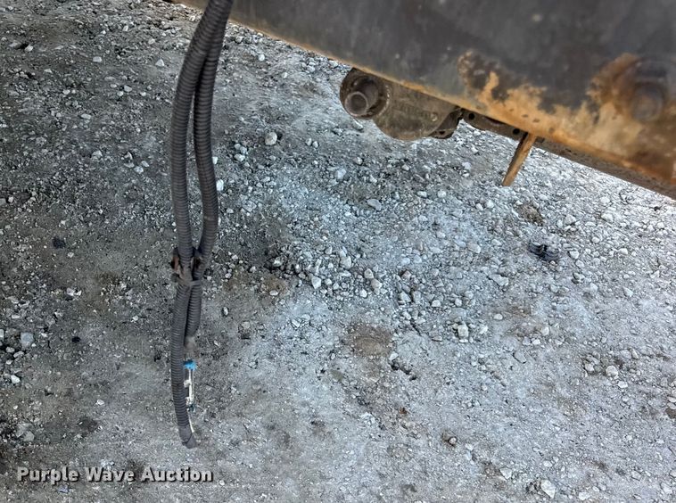 image for item DW6676 2010 International 4300 truck cab and chassis