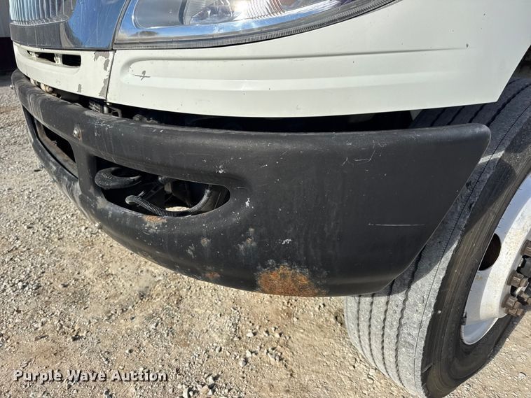 image for item DW6676 2010 International 4300 truck cab and chassis